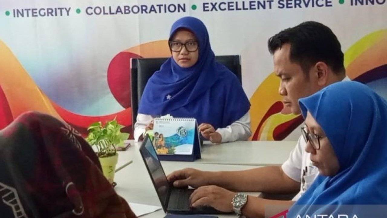 BPJS Kesehatan Madiun memastikan layanan kesehatan tetap tersedia bagi peserta JKN selama libur Lebaran 2026. Ketahui jadwal layanan piket dan kemudahan akses medis lainnya untuk peserta JKN.