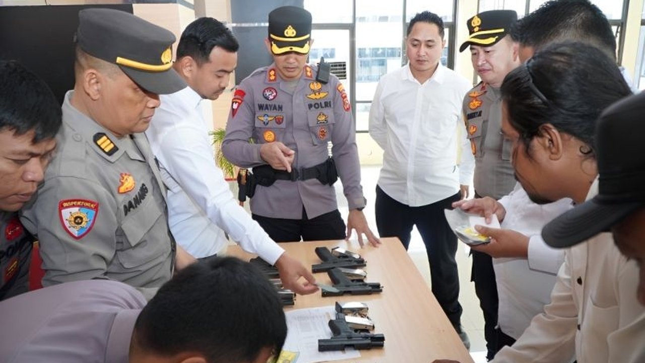 Kapolres Banggai AKBP Wayan Wayracana Aryawan mengingatkan seluruh personel untuk mematuhi prosedur penggunaan senpi dinas Polri guna mencegah penyalahgunaan dan meningkatkan disiplin.