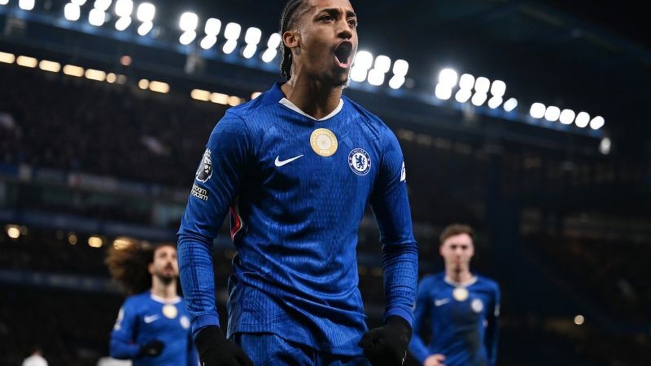 Penyerang muda Joao Pedro Chelsea menyebut musim perdananya di Stamford Bridge sangat spesial, menunjukkan performa impresif dengan gol dan assist, serta siap menghadapi tantangan Liga Champions.