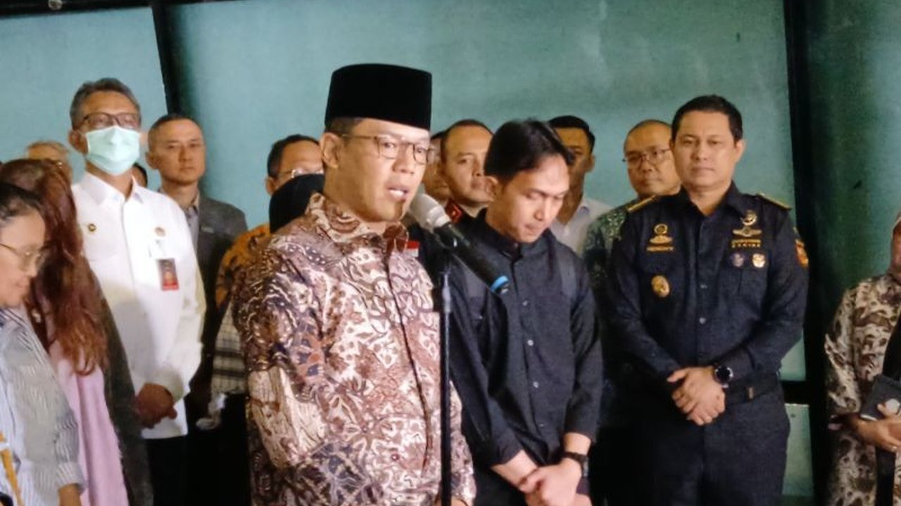 Sebanyak 22 Warga Negara Indonesia (WNI) yang dievakuasi dari Iran telah tiba di tanah air, menandai dimulainya proses Evakuasi WNI Iran oleh pemerintah Indonesia. Gelombang pertama ini berhasil mendarat di Bandara Soekarno-Hatta setelah perjalanan panjan