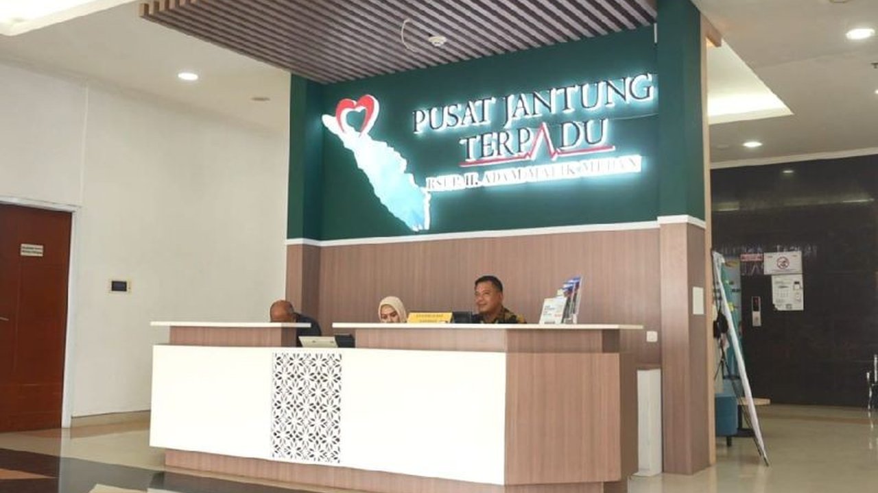 RS Adam Malik resmi menjadi Rumah Sakit Penyelenggara Pendidikan Utama (RSPPU) oleh Kemenkes, sebuah langkah strategis untuk percepatan dan pemerataan dokter spesialis di seluruh Indonesia.
