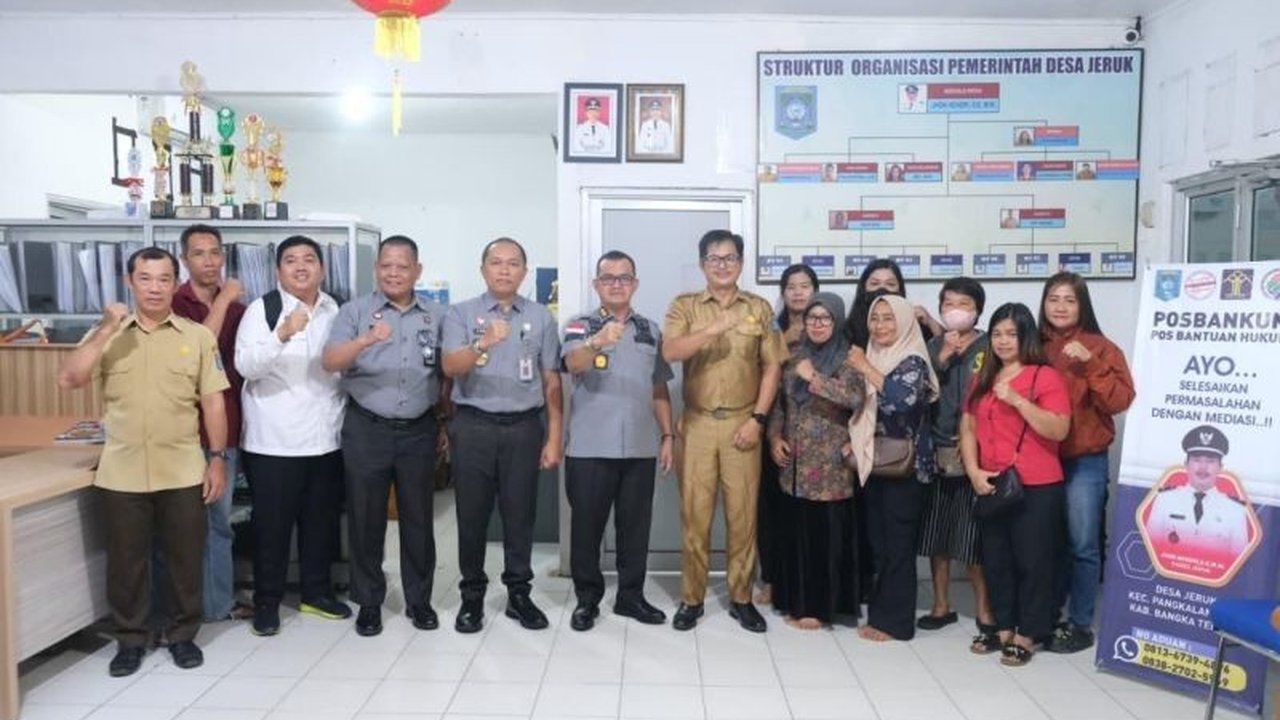 Kantor Wilayah Kemenkum Babel memantau Pos Bantuan Hukum (Posbankum) di Desa Jeruk dan Batu Belubang, Bangka Tengah, guna memastikan akses bantuan hukum bagi masyarakat pedesaan.