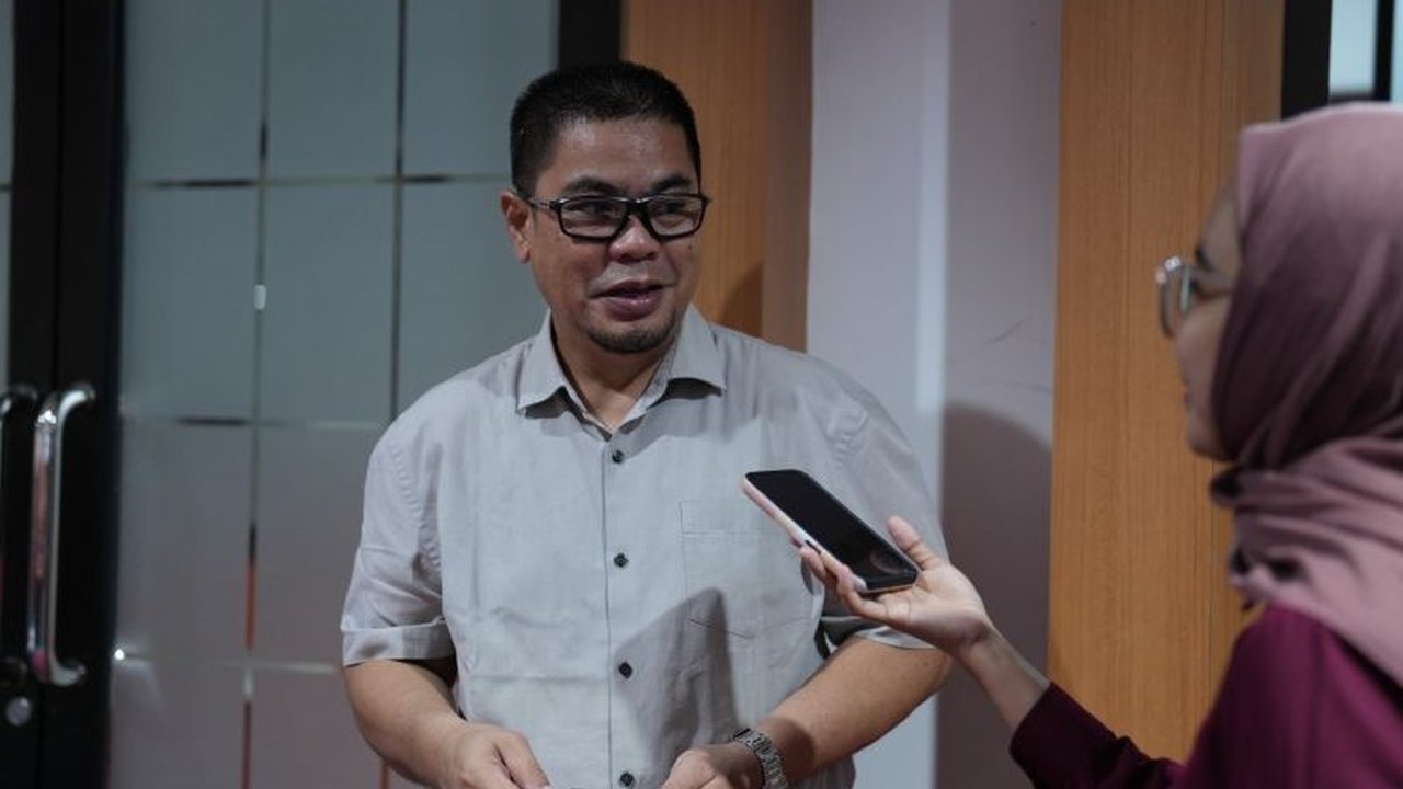 Program Ilmu Politik Unhas berhasil menembus peringkat 301-400 dalam QS World University Rankings by Subject 2026, menandai pengakuan internasional atas kualitas pendidikan dan risetnya.