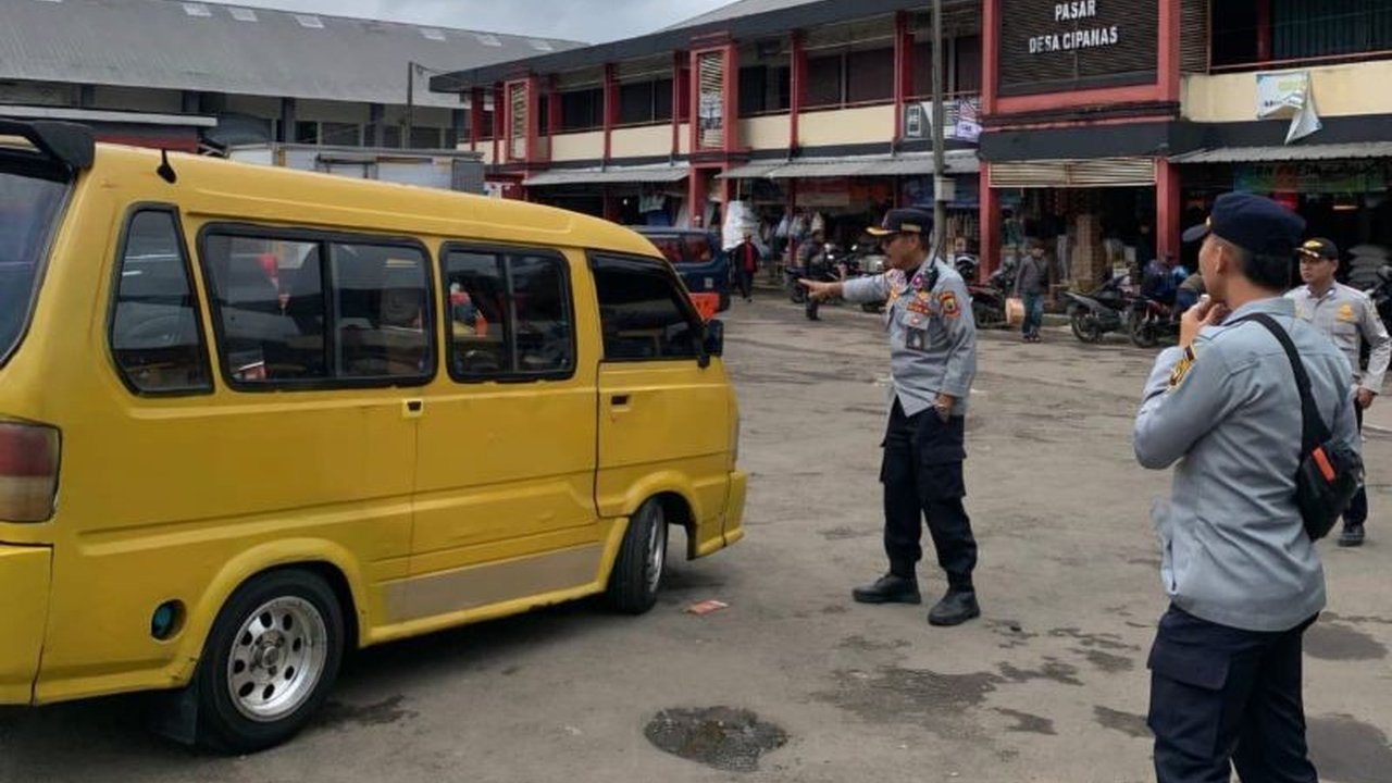 Dinas Perhubungan (Dishub) Cianjur mengambil langkah tegas meliburkan angkutan kota (angkot) di Terminal Cipanas menjelang Mudik Lebaran 2026 untuk mengantisipasi kemacetan parah di Jalur Puncak.