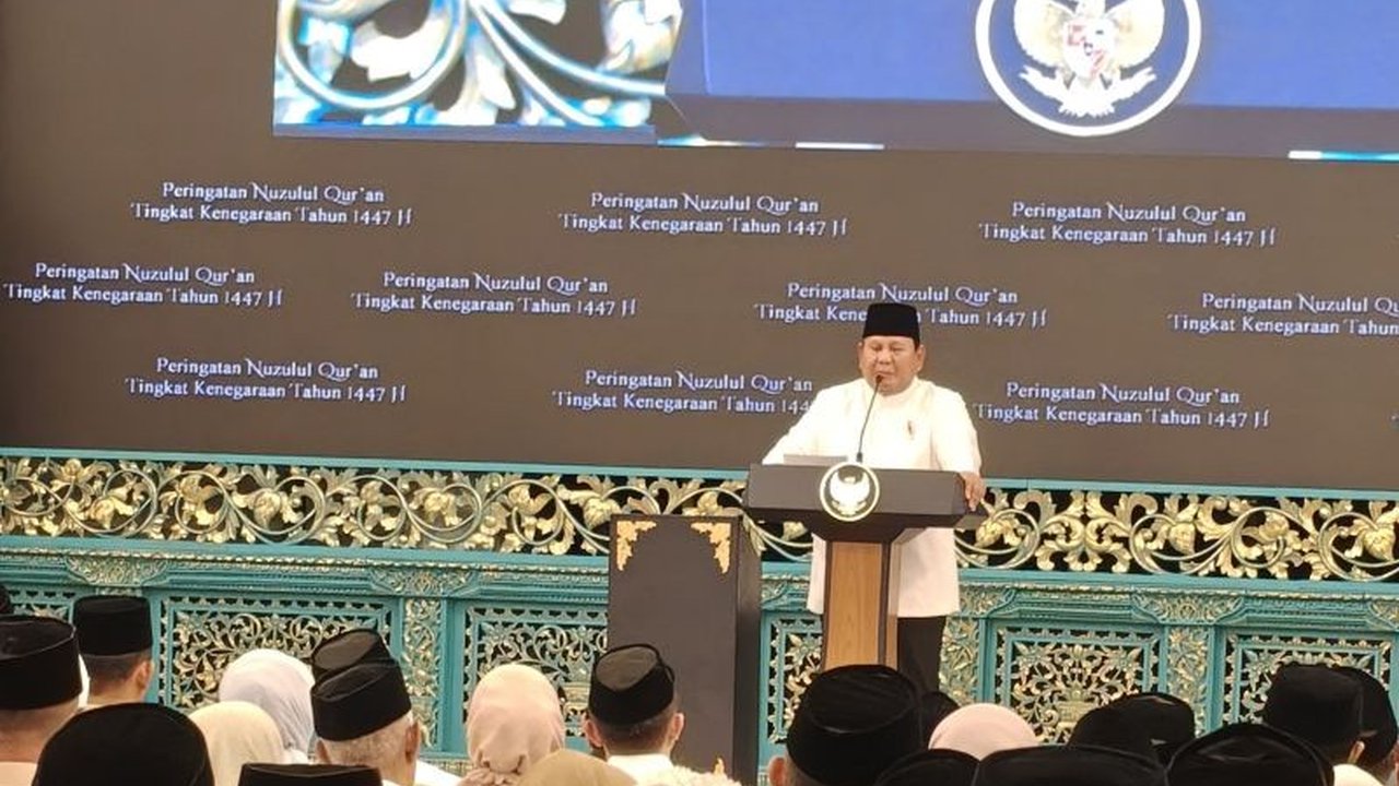 Presiden Prabowo Subianto menegaskan komitmen pemerintah untuk memberantas korupsi, menyebutnya sebagai ajaran agama dan faktor krusial bagi kemajuan bangsa, dalam peringatan Nuzulul Qur'an.