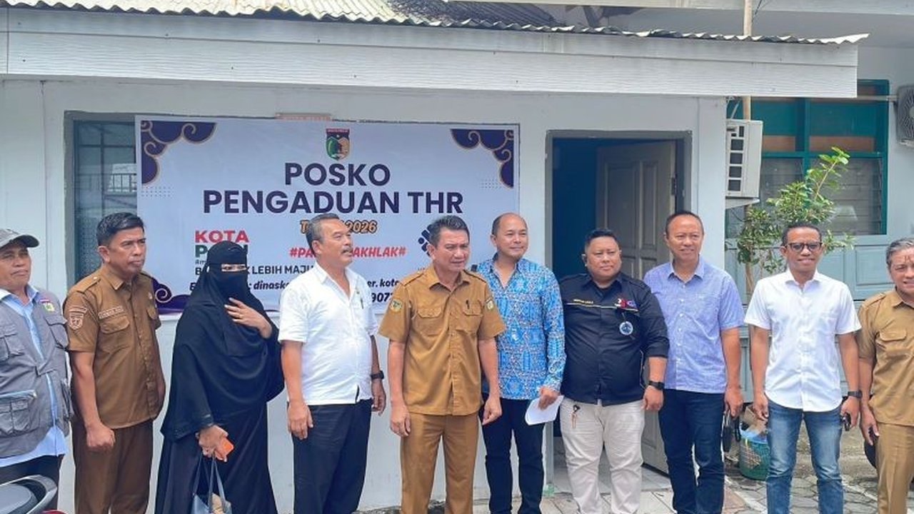Pemerintah Kota Palu membuka Posko Pengaduan THR bagi pekerja menjelang Idul Fitri 1447 H/2026. Langkah ini diambil untuk memastikan hak finansial pekerja terpenuhi dan menampung keluhan terkait Tunjangan Hari Raya.