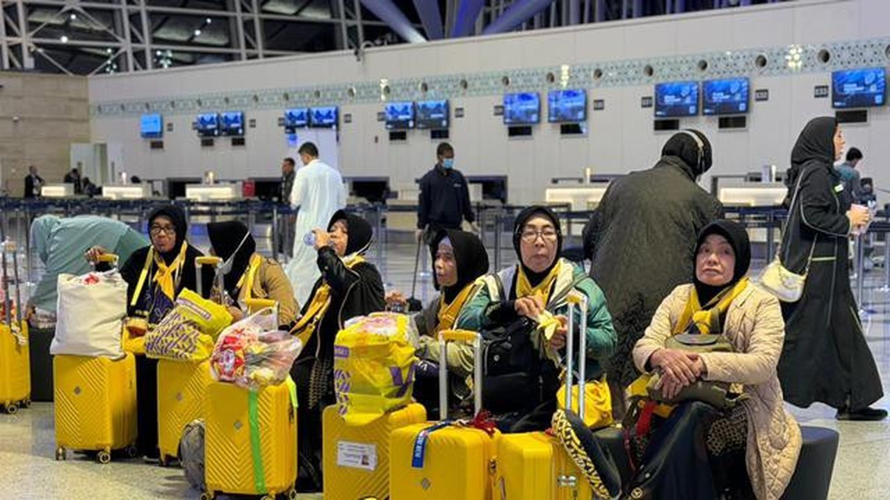 Jemaah umrah Indonesia yang tertahan di Arab Saudi
