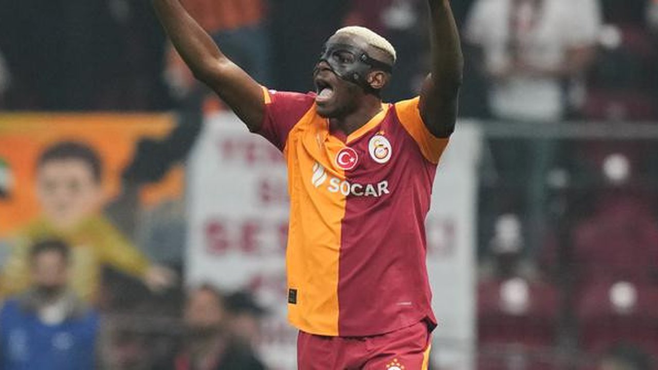 Selebrasi striker Galatasaray Victor Osimhen usai menjebol gawang Liverpool di Ali Sami Yen Stadium di matchday 2 league phase Liga Champions 2025/2026, Rabu (01/10/2025) dini hari WI