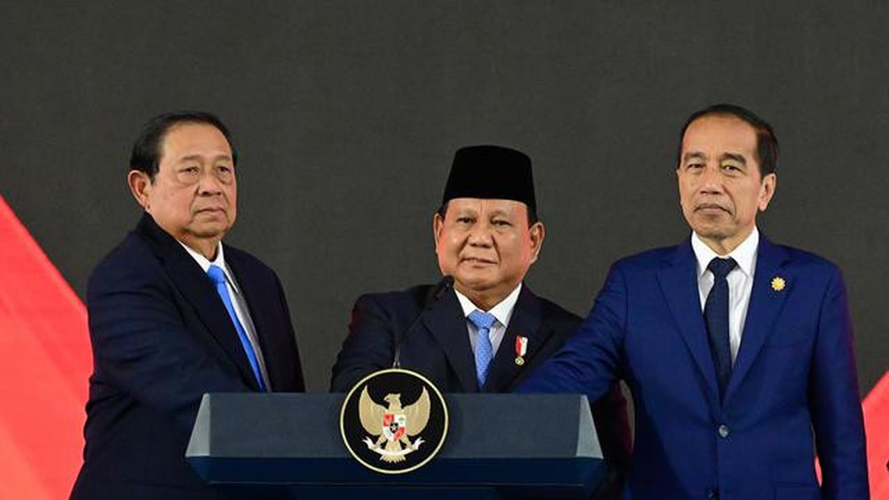 Presiden Prabowo Subianto (tengah) saat meluncurkan Badan Pengelola Investasi Daya Anagata Nusantara (Danantara) di Istana Kepresidenan Jakarta, Senin (24/2/2025). Acara ini dihadiri Presi