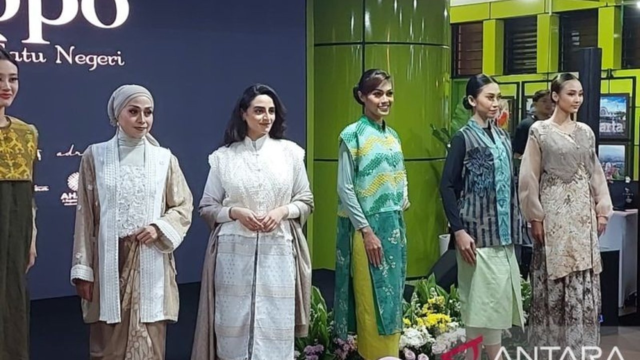 Kolaborasi Pendopo KAI hadirkan 'Heritage on the Move' di Stasiun Gambir, menyatukan mobilitas modern dengan warisan budaya leluhur. Program ini menampilkan produk lokal terkurasi untuk pengalaman berkesan.