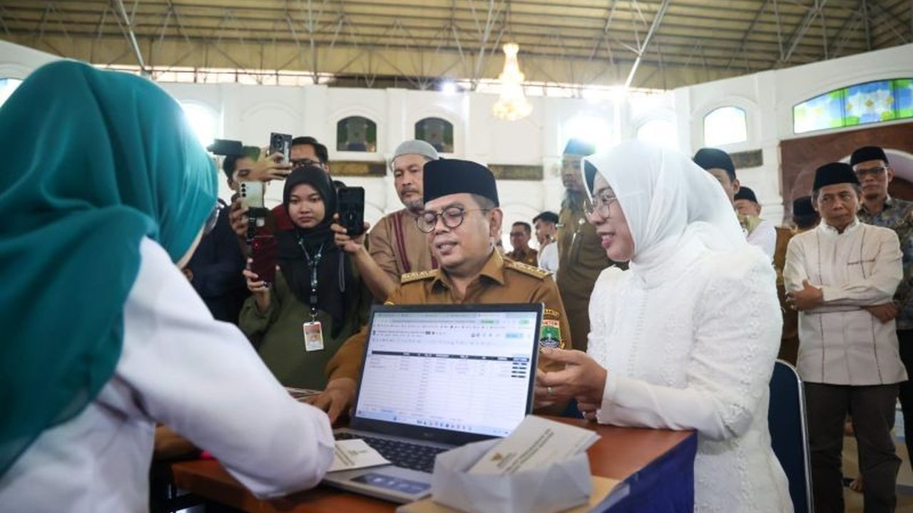 BAZNAS Provinsi Banten menargetkan penghimpunan zakat hingga Rp2 miliar melalui Gebyar Zakat 2026, dana ini akan disalurkan untuk delapan golongan asnaf dan fokus pada program pemberdayaan ekonomi masyarakat.