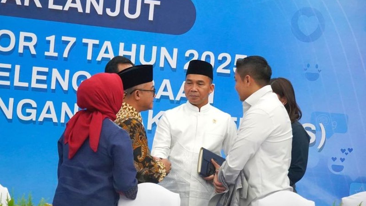 Kementerian Kependudukan dan Pembangunan Keluarga (Kemendukbangga) BKKBN mengerahkan lebih dari 500 ribu penyuluh di seluruh Indonesia untuk memperkuat implementasi PP TUNAS, menekankan peran keluarga dalam mendampingi anak di ruang digital. Simak langkah