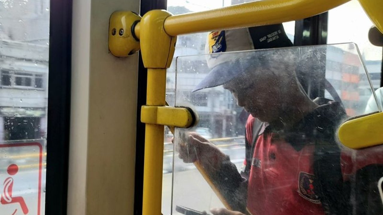 Kementerian Koordinator Bidang Pembangunan Manusia dan Kebudayaan (Kemenko PMK) menegaskan bahwa edukasi orang tua menjadi krusial untuk menyukseskan regulasi pembatasan gawai anak di bawah 16 tahun, mengingat banyak orang tua masih belum memahami aturan.