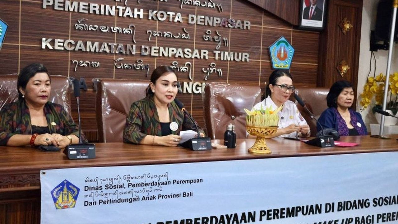 Pemerintah Kota Denpasar melalui Forum PUSPA gencar melakukan Pemberdayaan Perempuan Denpasar dengan pelatihan tata rias dan sanggul, membuka peluang kemandirian ekonomi serta kesejahteraan keluarga.