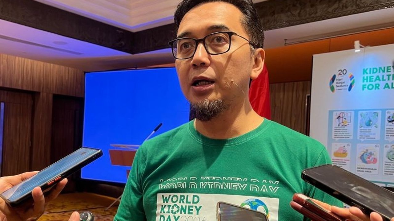 Ketua Umum PB Pernefri menekankan pentingnya periksa urine untuk deteksi dini radang ginjal, terutama pada usia muda, karena penyakit ini sering tanpa gejala awal dan bisa menyebabkan gagal ginjal.