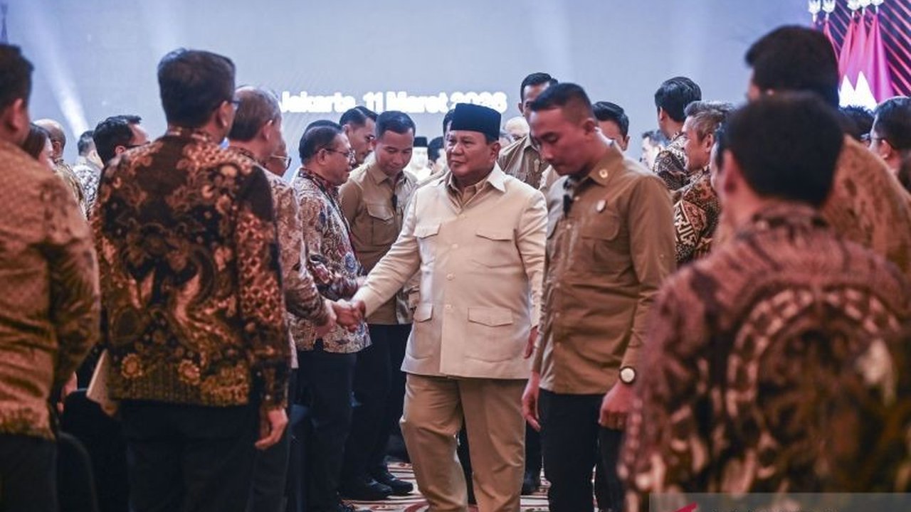 Presiden Prabowo Subianto berencana menempatkan Utusan Khusus Presiden Awasi BUMN untuk memperketat pengawasan dan mencegah kebocoran kekayaan negara, memastikan tata kelola yang baik.