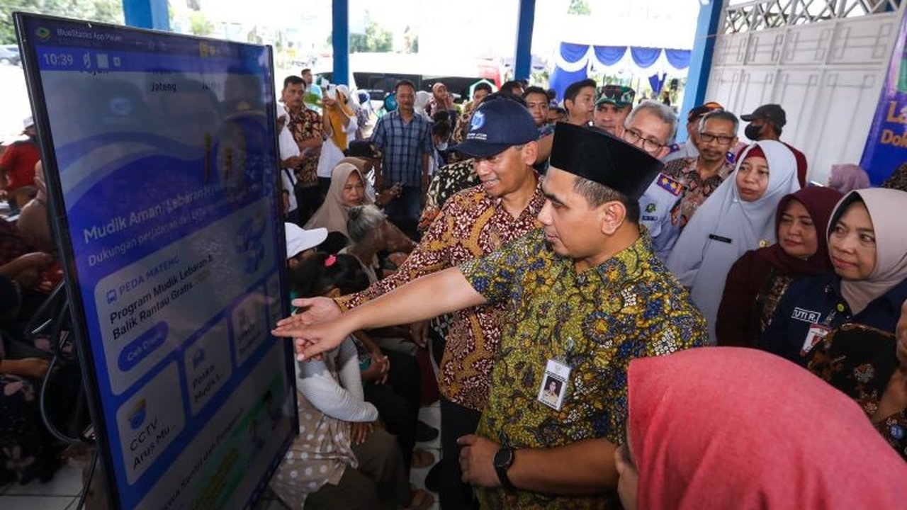 Siap sambut Lebaran 2026, Pemprov Jateng menghadirkan layanan internet gratis di 382 titik area publik, memudahkan pemudik tetap terhubung dengan keluarga.