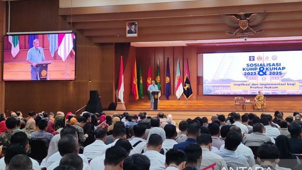 Wakil Menteri Hukum dan Hak Asasi Manusia menegaskan bahwa KUHP Baru dan reformasi KUHAP menandai era baru sistem peradilan pidana yang lebih manusiawi dan relevan dengan dinamika masyarakat modern.