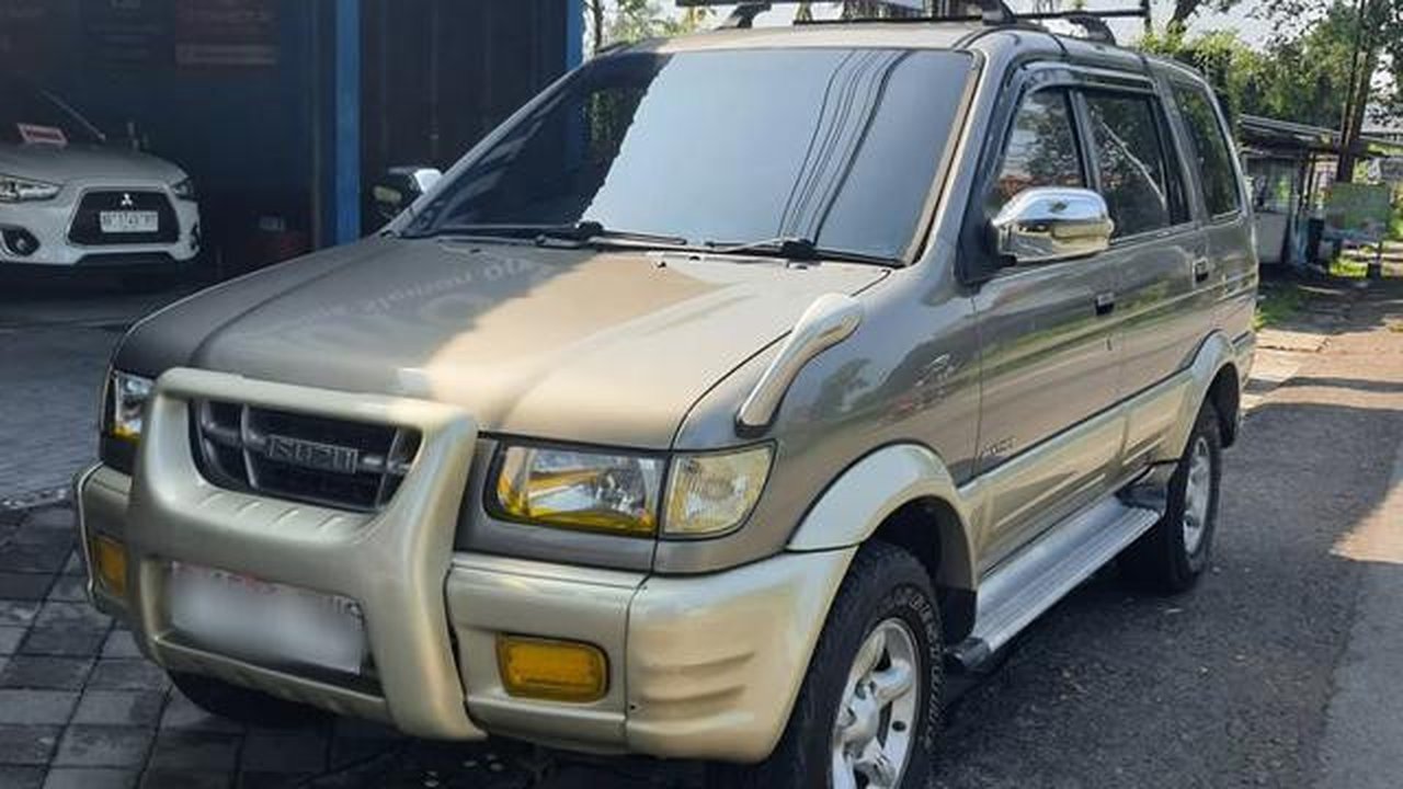 Isuzu Panther Grand Touring (source: instagram.com/rag_jogja)