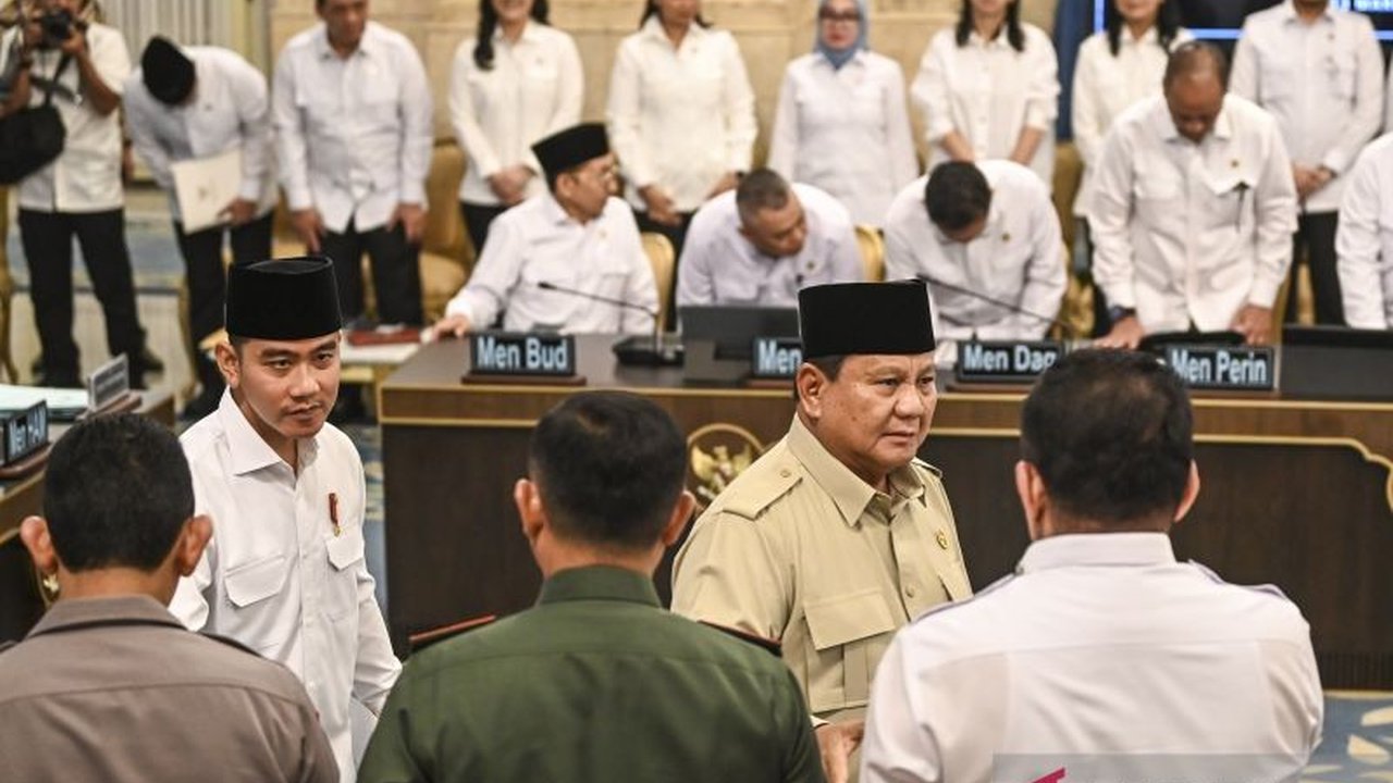 Menteri Koordinator Bidang Perekonomian Airlangga Hartarto memaparkan skenario terburuk Defisit APBN yang dapat mencapai 4,06 persen, memicu kekhawatiran akibat eskalasi konflik di kawasan Asia Barat.