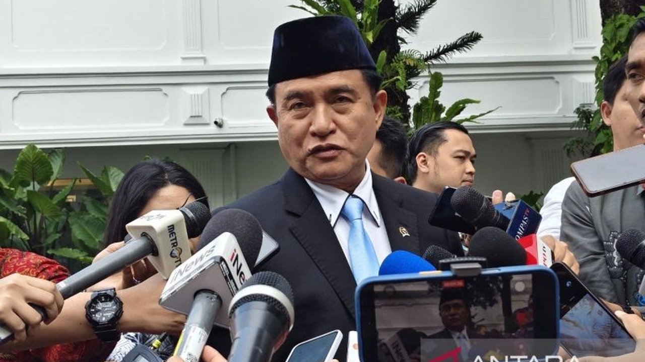 Menteri Koordinator Bidang Hukum, HAM, Imigrasi dan Pemasyarakatan Yusril Ihza Mahendra mengecam **serangan air keras aktivis** KontraS sebagai ancaman serius terhadap demokrasi dan HAM, menuntut pengusutan tuntas hingga aktor intelektual.