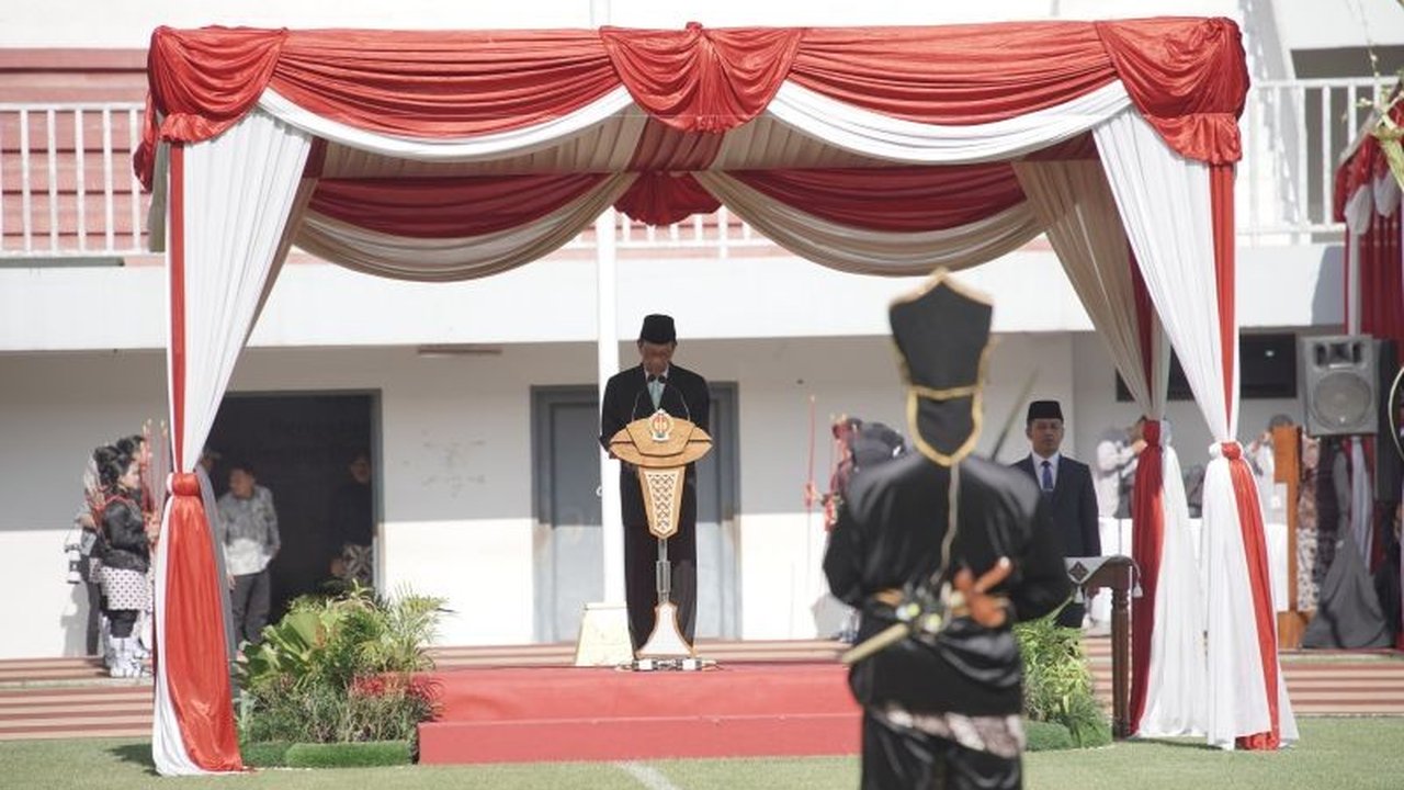 Gubernur DIY Sri Sultan Hamengku Buwono X mengajak seluruh warga mengamalkan ajaran Sri Sultan Hamengku Buwono I untuk memperingati Hari Jadi DIY ke-271, mendorong refleksi diri dan penguatan nilai-nilai luhur.