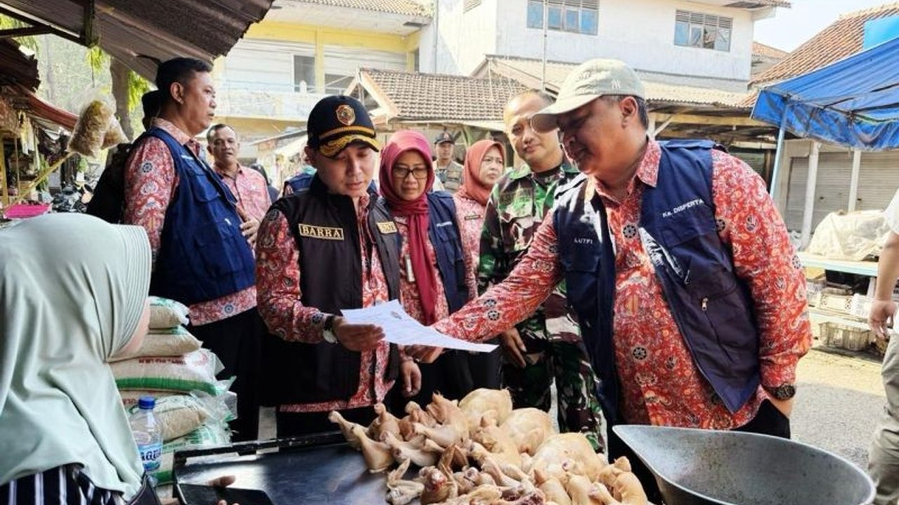 Pemerintah Kabupaten Mojokerto di bawah kepemimpinan Bupati Muhammad Albarraa memperkuat strategi 4K untuk menjaga stabilitas harga bahan pokok menjelang Idul Fitri 1447 Hijriah, memastikan ketersediaan dan keterjangkauan bagi masyarakat.
