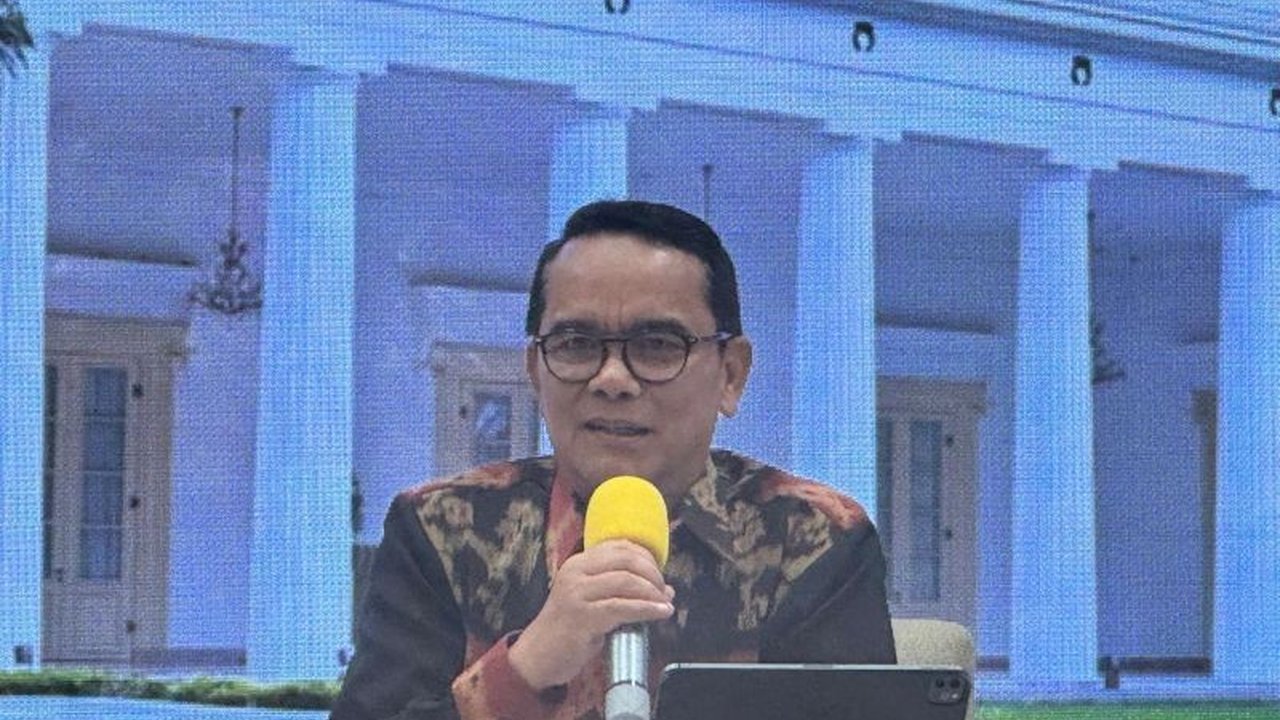Indonesia menunda pelaksanaan Konferensi Tingkat Tinggi (KTT) D-8 di Jakarta akibat eskalasi ketegangan di Timur Tengah, dengan keputusan Penundaan KTT D-8 ini diambil setelah konsultasi luas.