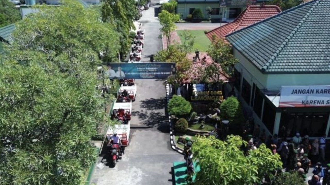 Pemerintah Kabupaten Lamongan mendistribusikan 60 unit kendaraan roda tiga untuk operasional KDKMP, memperkuat ekonomi desa dan mempermudah layanan, sekaligus mendorong kemajuan koperasi.