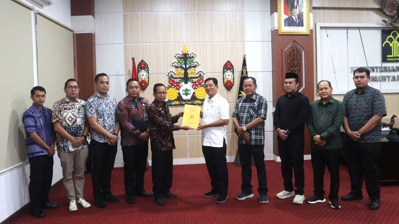 DPRD Barito Utara bersama Kanwil Kementerian Hukum Kalimantan Tengah menjalin kerja sama strategis untuk memperkuat pembentukan produk hukum daerah, termasuk Ranperda Perlindungan Petani Barito Utara, demi kesejahteraan masyarakat.