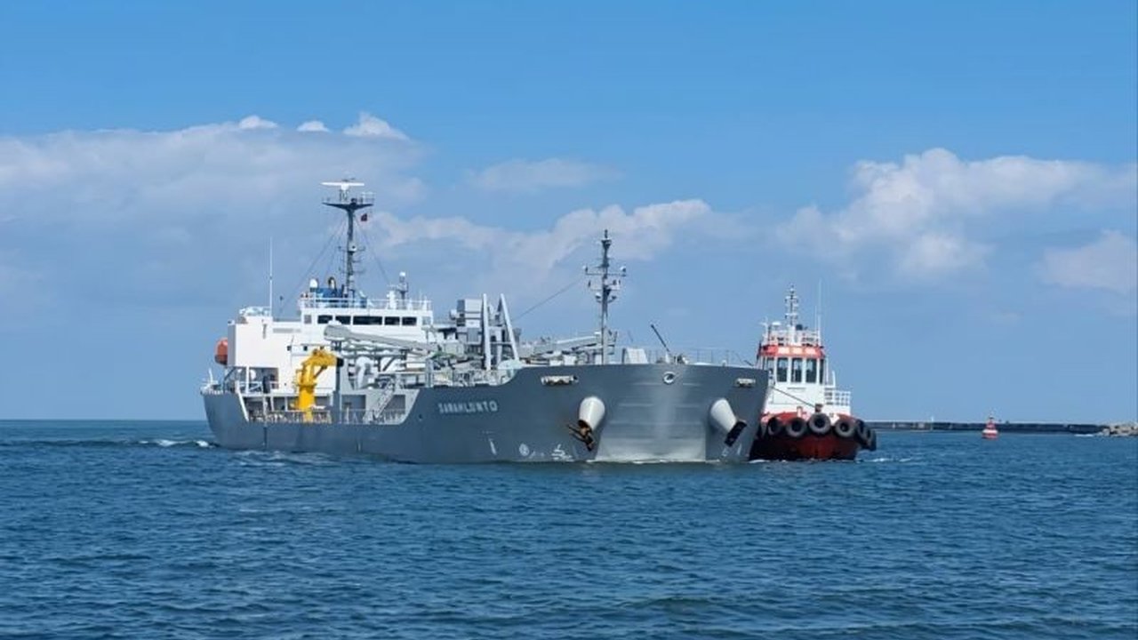 PT Pelindo Marine Service (Pelindo Marine) menyiagakan armada kapal tunda dan kapal pandu 24 jam di 55 pelabuhan seluruh Indonesia demi menjaga kelancaran logistik jelang Lebaran 1447 H. Kesiapan Pelindo Marine Siaga Lebaran ini penting untuk distribusi n