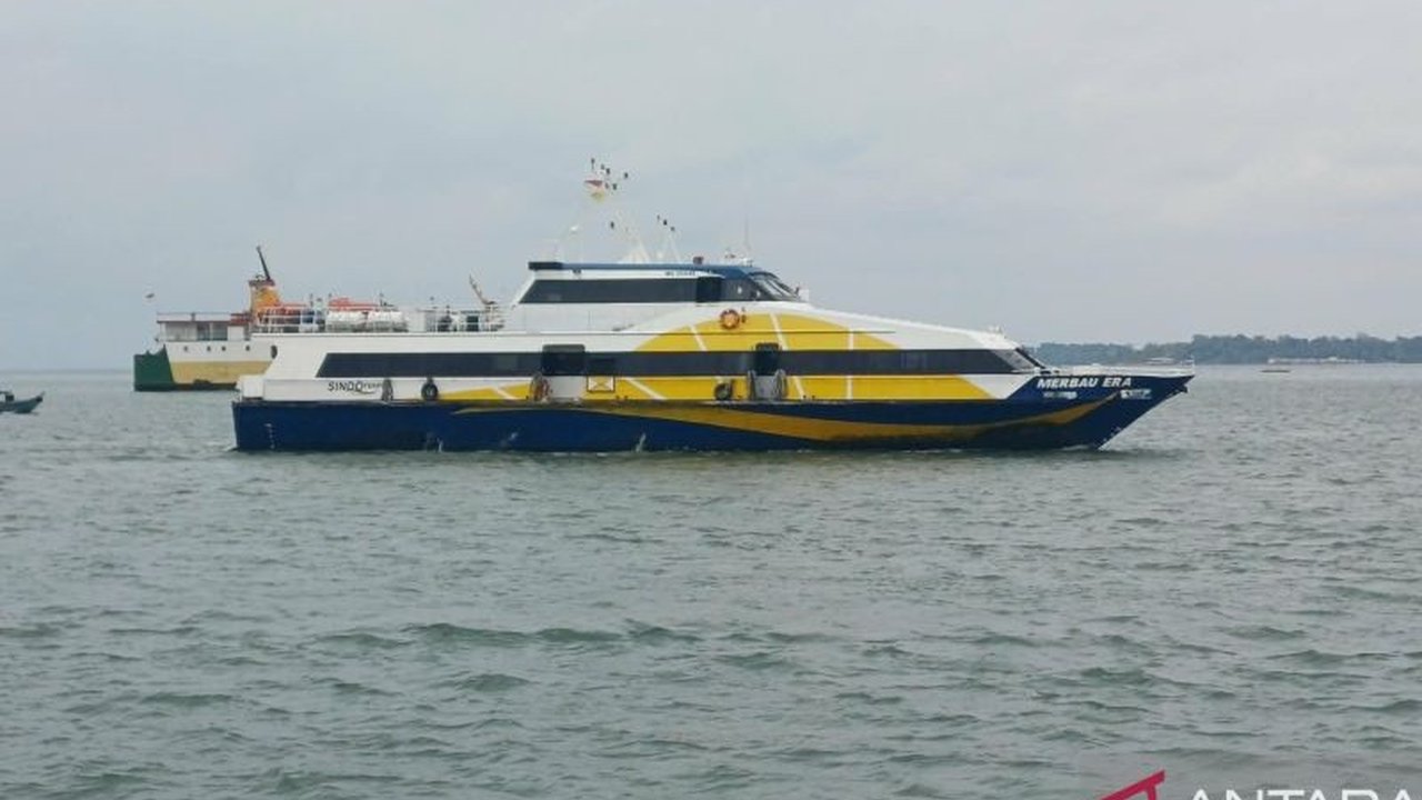 Pemerintah Provinsi Kepulauan Riau (Pemprov Kepri) telah berkoordinasi dengan pemerintah pusat terkait kenaikan tarif tiket kapal cepat rute Kepri-Singapura. Kenaikan Tarif Tiket Kapal Singapura ini dikhawatirkan berdampak pada sektor pariwisata.