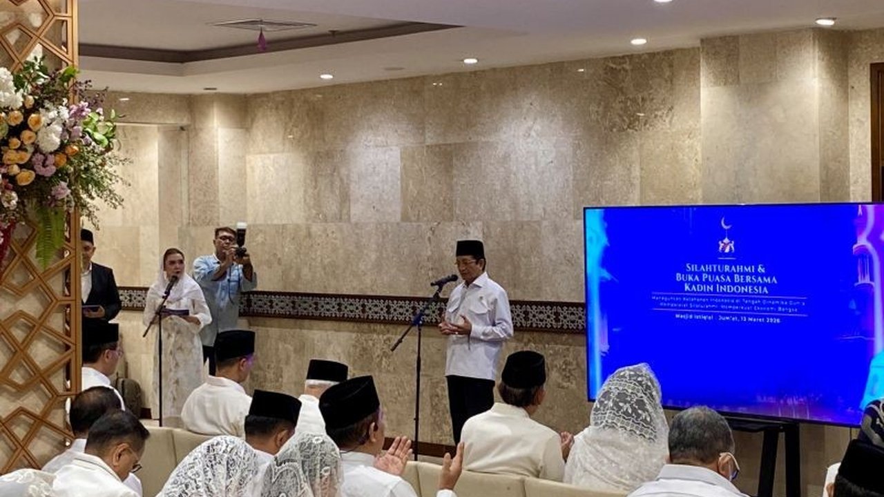 Menteri Agama Nasaruddin Umar menilai aksi boikot produk pro-Israel bukan solusi, justru menimbulkan dampak negatif terhadap dunia usaha dan tenaga kerja di Indonesia, memicu pemutusan hubungan kerja ribuan karyawan.
