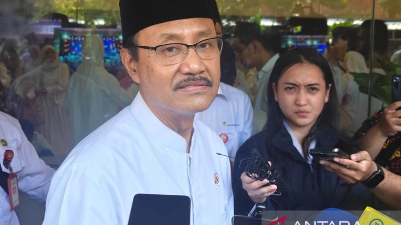 Menteri Sosial Saifullah Yusuf menegaskan bahwa tradisi kebersamaan dan toleransi lintas iman merupakan fondasi utama untuk menjaga ketenteraman masyarakat saat perayaan hari besar keagamaan yang berdekatan.