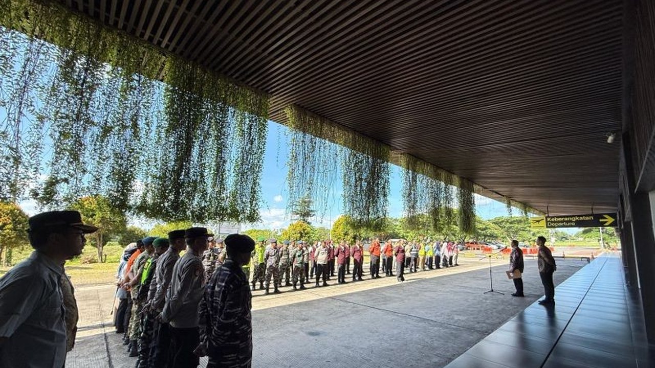Bandara Internasional Banyuwangi resmi mengaktifkan Posko Terpadu Angkutan Lebaran 2026 untuk memastikan kelancaran arus mudik dan balik Idul Fitri 1447 H, dengan proyeksi melayani 7.175 penumpang.
