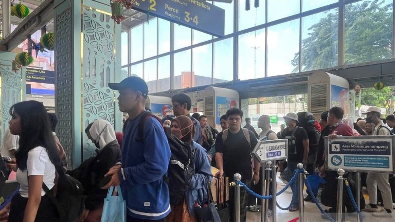 PT KAI Daop 1 Jakarta memproyeksikan lonjakan 8 persen pada Target Penumpang Kereta Lebaran 1447 H, didukung stimulus diskon tiket ekonomi hingga 30 persen.