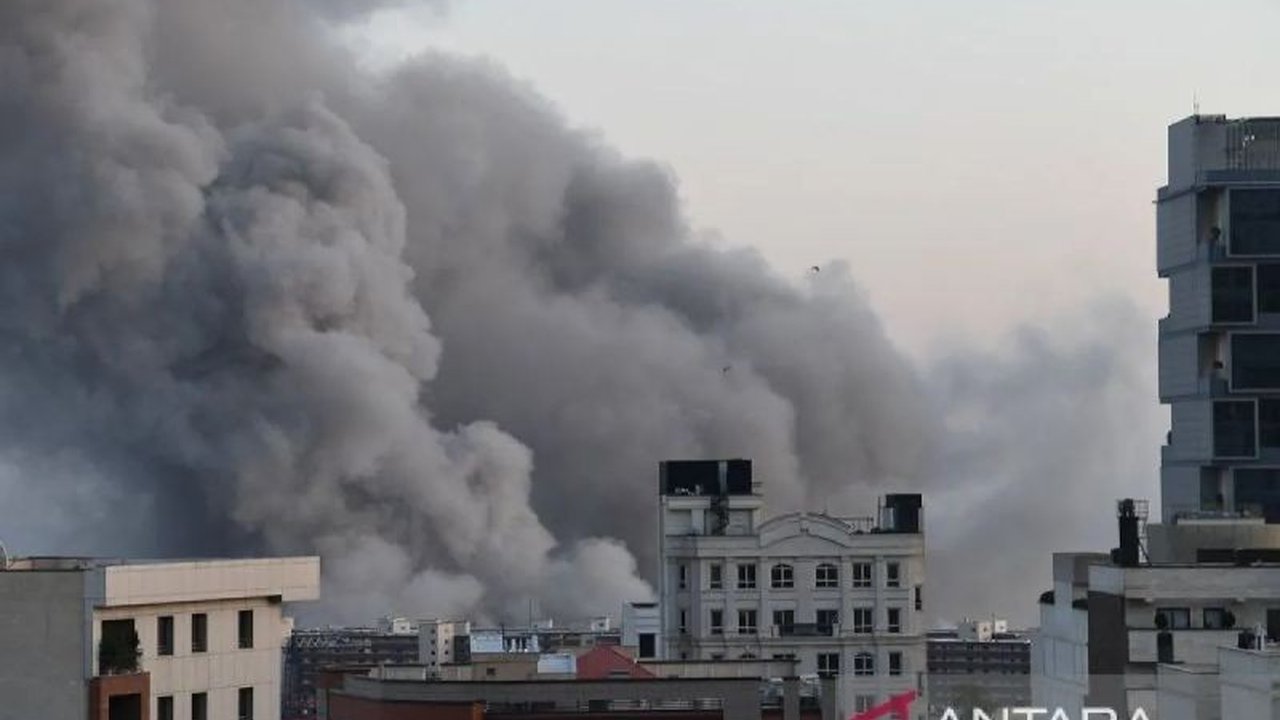 Di tengah ketegangan geopolitik dan sanksi, puluhan perusahaan Jerman tetap mempertahankan operasional mereka di Iran, menunjukkan komitmen bisnis yang kuat meskipun ada tantangan.
