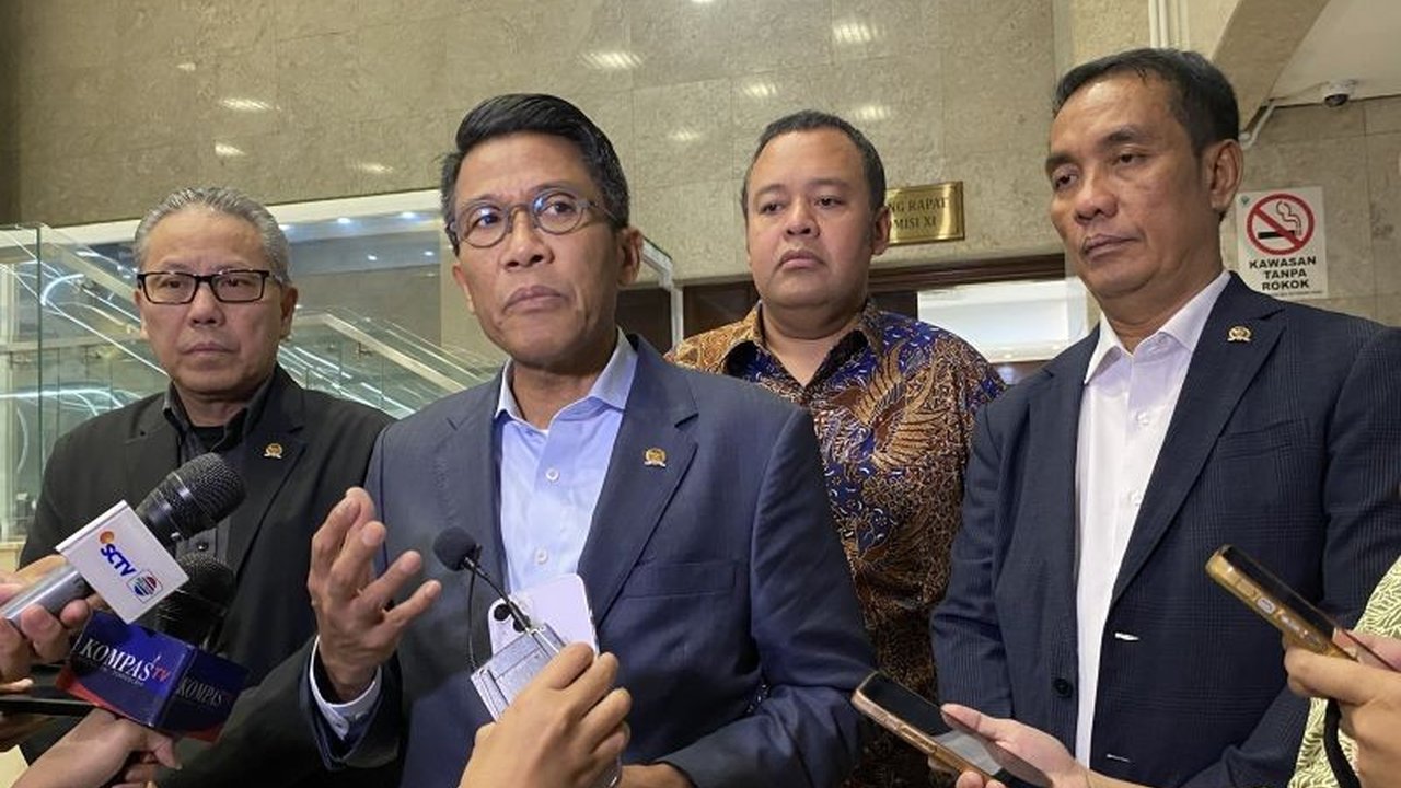 Penetapan Anggota Dewan Komisioner OJK periode 2026–2031 menjadi momentum Penguatan OJK dalam menghadapi kompleksitas risiko global dan transformasi digital, serta menjamin perlindungan konsumen.