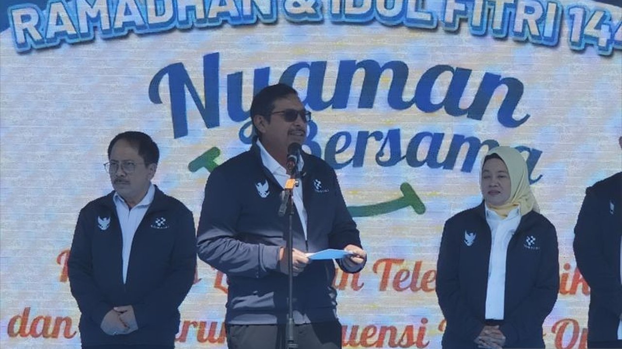 Sekretaris Jenderal Komdigi Ismail memprediksi lonjakan trafik telekomunikasi Lebaran 2026 hingga 40 persen. Pemerintah dan operator seluler siapkan penguatan jaringan untuk antisipasi demi menjaga kualitas layanan.