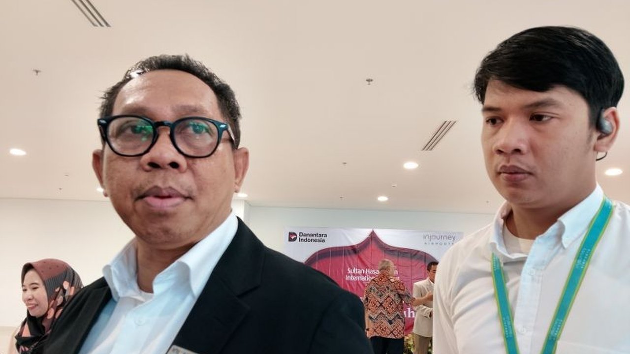 Menyongsong Lebaran 2026, Bandara Internasional Sultan Hasanuddin Makassar menambah extra flight secara signifikan. Antisipasi lonjakan penumpang mudik Lebaran hingga 5,6% telah disiapkan matang.