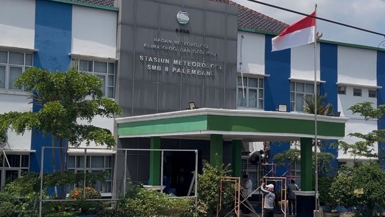 BMKG Stasiun Meteorologi SMB II Palembang mengingatkan pemudik untuk mewaspadai potensi panas terik di jalur mudik Sumsel menjelang Idul Fitri 1447 H, meskipun cuaca cenderung kondusif namun perlu antisipasi.