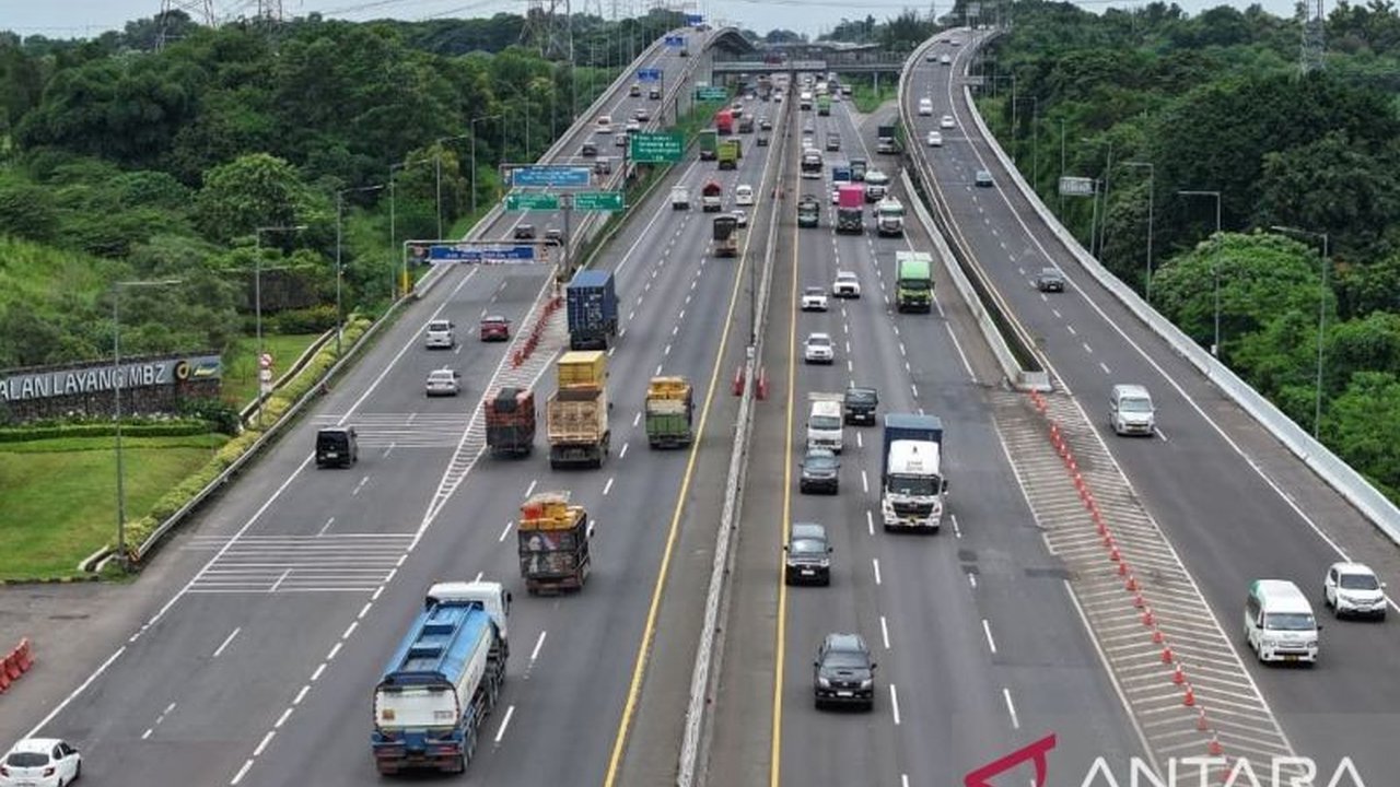 PT Jasamarga Jalanlayang Cikampek (JJC) matangkan persiapan layanan Ruas Jalan Layang MBZ untuk Angkutan Lebaran 2026, antisipasi lonjakan volume kendaraan hingga 48,4 persen. Simak detail kesiapannya untuk kelancaran perjalanan Anda!