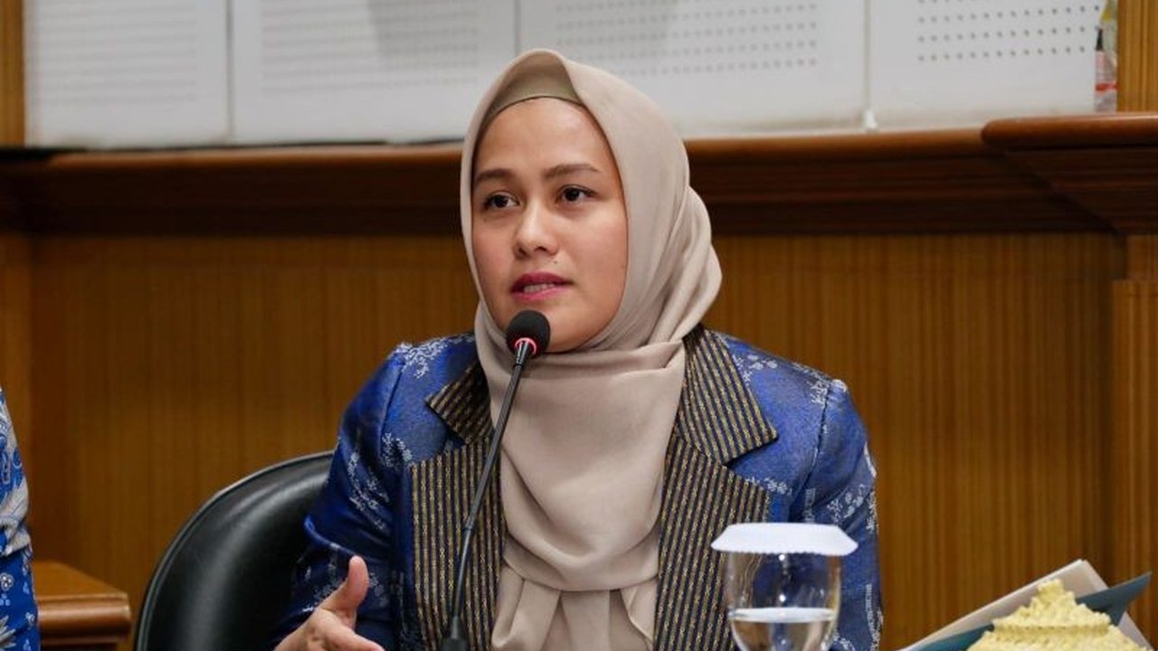 DPR RI melalui Badan Legislasi (Baleg) menegaskan komitmennya dalam pembahasan Rancangan Undang-Undang Perlindungan Pekerja Rumah Tangga (RUU PPRT) untuk melindungi hak PRT sekaligus pemberi kerja, memastikan hubungan yang profesional dan adil.