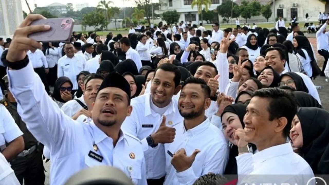 Kabar gembira bagi pendidik di Sumatera Utara! Pemprov Sumut resmi cairkan THR Guru PPPK Sumut paruh waktu dan guru tidak tetap, tunjukkan komitmen tingkatkan kesejahteraan guru.