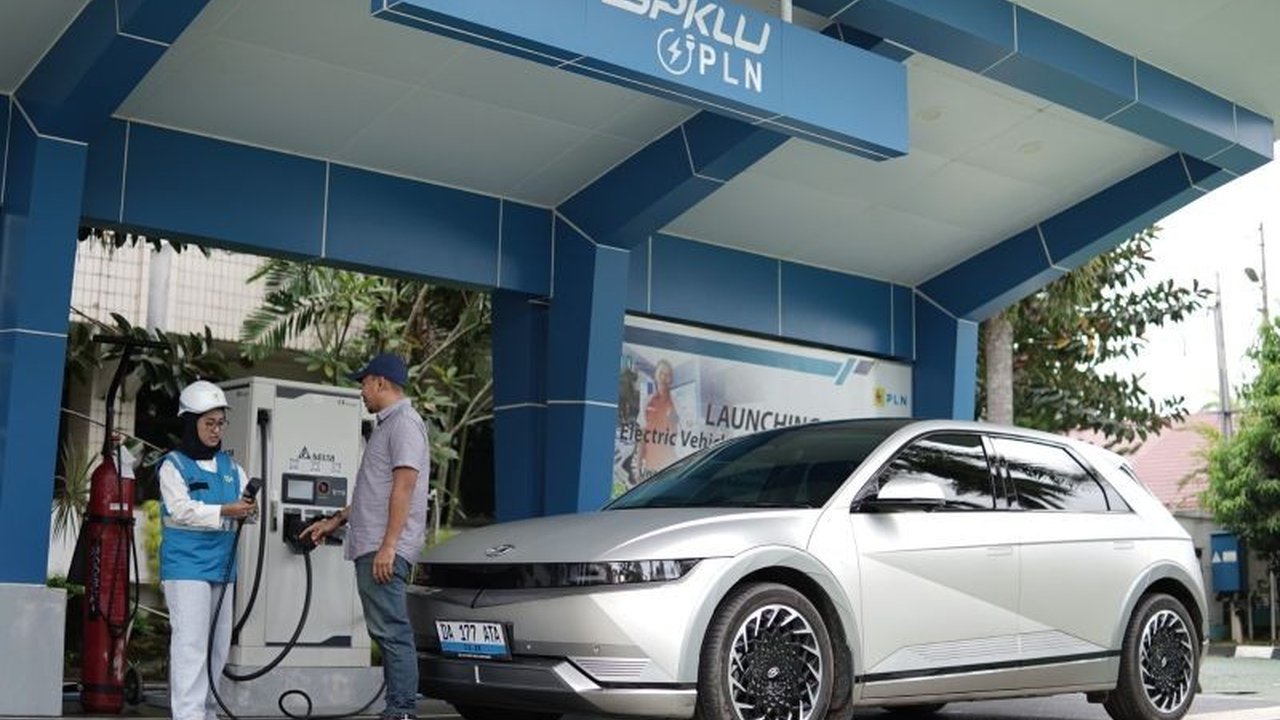 Kenali lebih dalam fitur preconditioning mobil listrik, sebuah cara cerdas yang tidak hanya menghemat baterai EV Anda, tetapi juga mempercepat pengisian daya dan menjaga kesehatan baterai jangka panjang.