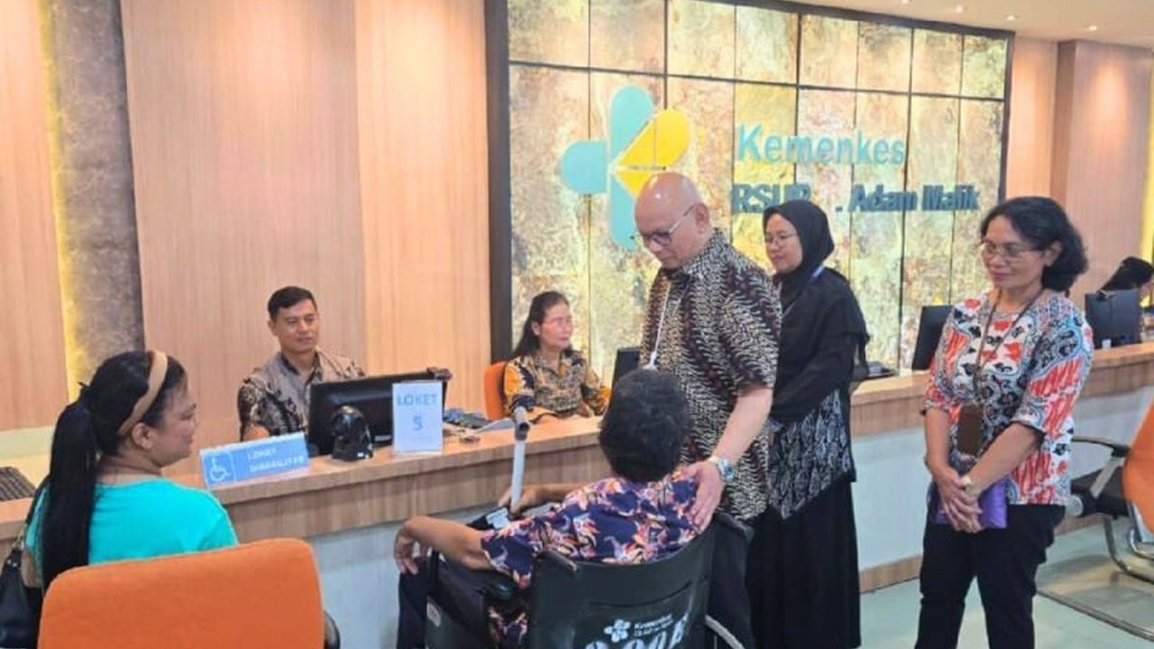 Rumah Sakit Adam Malik menyiapkan tim medis dan fasilitas lengkap untuk memastikan layanan kesehatan tetap optimal selama masa libur Lebaran dan Nyepi 2026, menjaga kesehatan masyarakat.