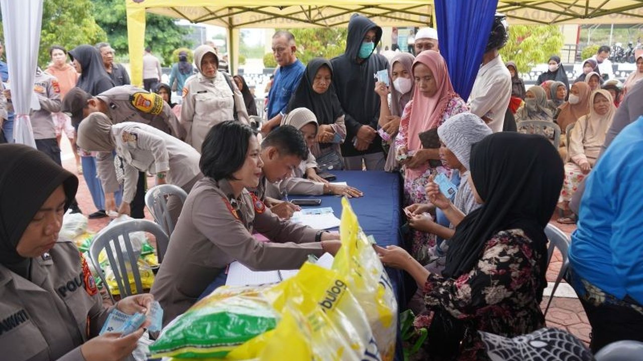 Polda Sulteng kembali menggelar Gerakan Pangan Murah, menyediakan 2 ton beras dan bahan pokok lain untuk membantu masyarakat mendapatkan harga terjangkau menjelang Idul Fitri 1447 H.