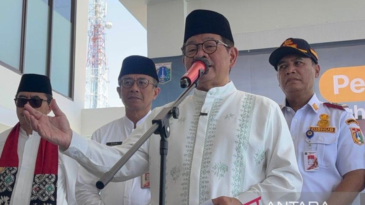 Gubernur DKI Jakarta Pramono Anung Wibowo mengingatkan adanya potensi hujan Lebaran dengan intensitas menengah. Ia juga mengimbau warga untuk melapor ke RT/RW sebelum mudik guna antisipasi berbagai risiko yang mungkin terjadi.