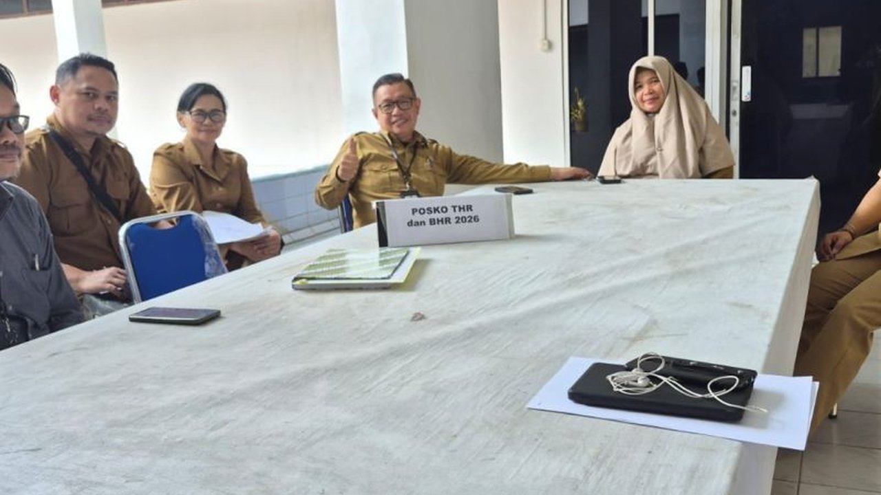Dinas Ketenagakerjaan dan Transmigrasi (Disnakertrans) Sulawesi Selatan kembali mengaktifkan Posko Aduan THR 2026. Posko ini siap menampung keluhan pekerja dan memastikan hak tunjangan hari raya terpenuhi sesuai ketentuan.