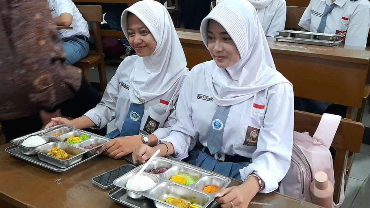 Ketua Umum ADMIN menegaskan Program Makan Bergizi Gratis bukan hanya pembagian makanan, melainkan ekosistem ekonomi rakyat yang terstruktur dan meningkatkan kualitas SDM.